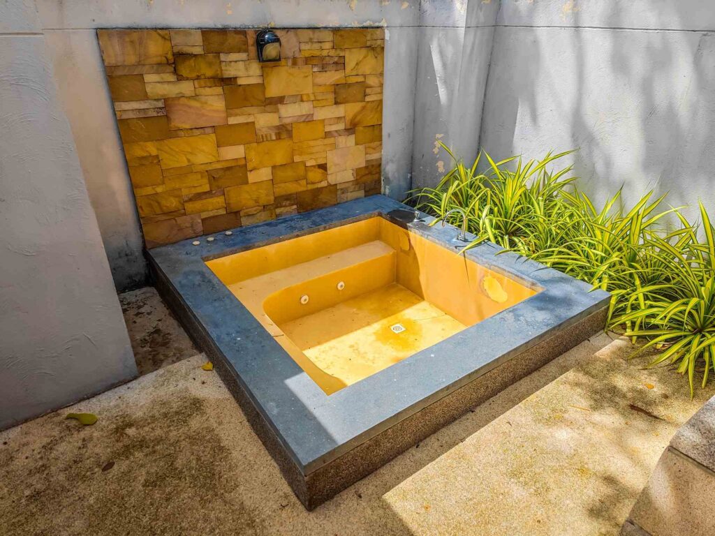 Spa de obra en exterior